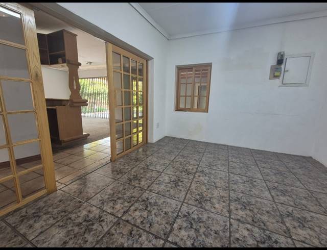 3 BEDROOM TOWNHOUSE FOR SALE IN THREE RIVERS PROPER